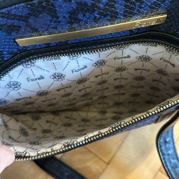 Fiorelli Purse with Snakeskin Pattern - Picture 6 of 9